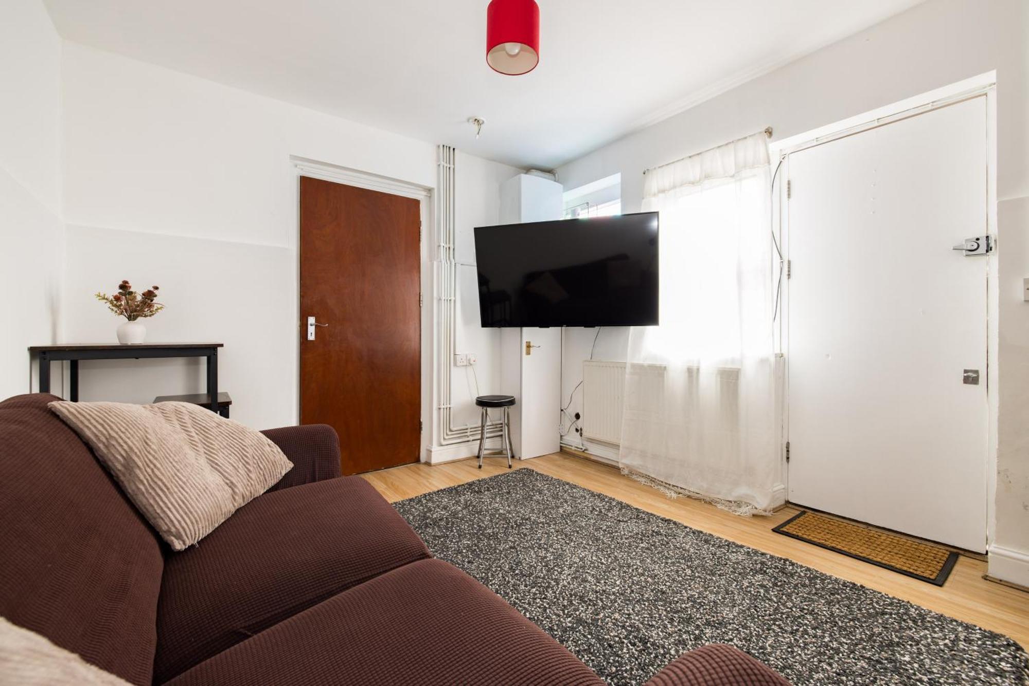 1Bd Apartment Near Olympic Park, East Лондон Екстериор снимка